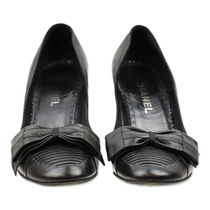 Chanel Black Leather Ribbed Toe Bow Accent Pumps