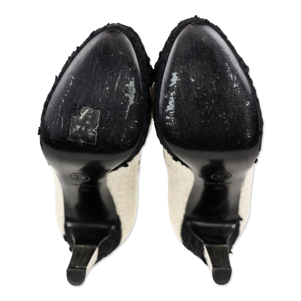 Chanel Ecru & Black Cap Toe Tweed Pumps