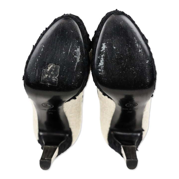 Chanel Ecru & Black Cap Toe Tweed Pumps