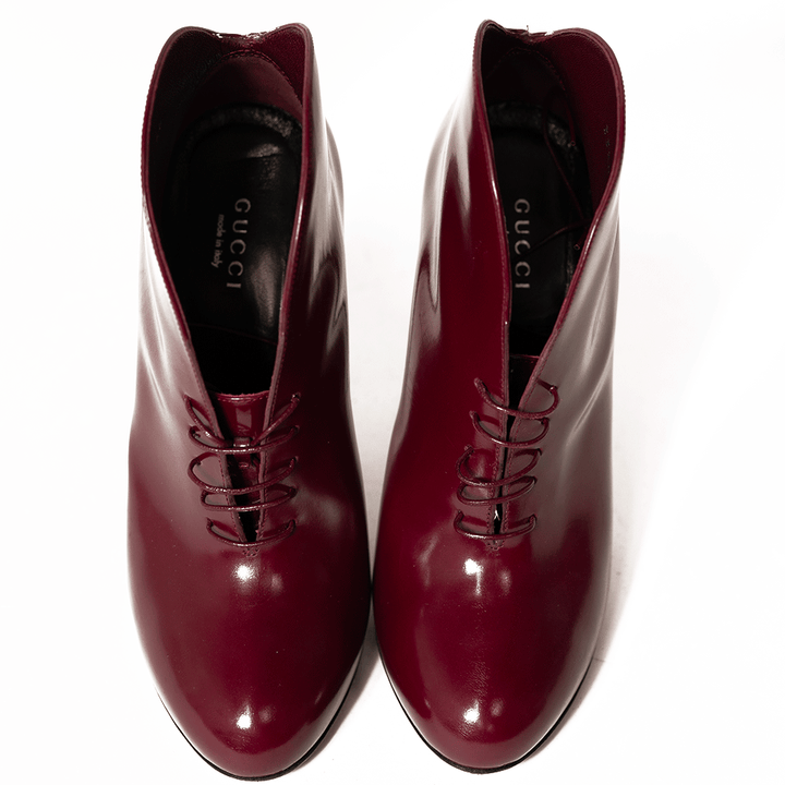 GUCCI BURGUNDY PATENT LEATHER LACE UP BOOTIES