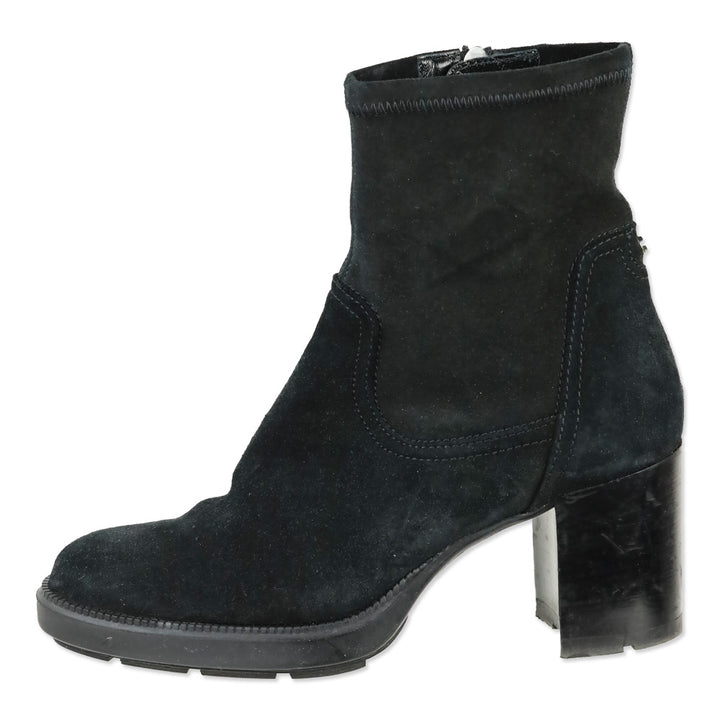 Aquatalia Idalia Black Stretch Suede Lug Sole Heeled Booties
