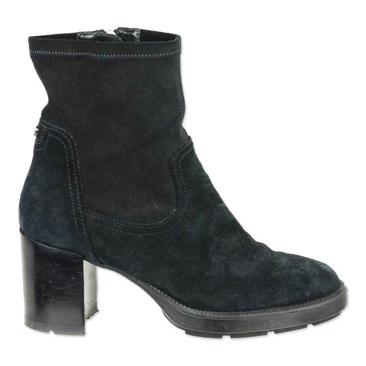 Aquatalia Idalia Black Stretch Suede Lug Sole Heeled Booties