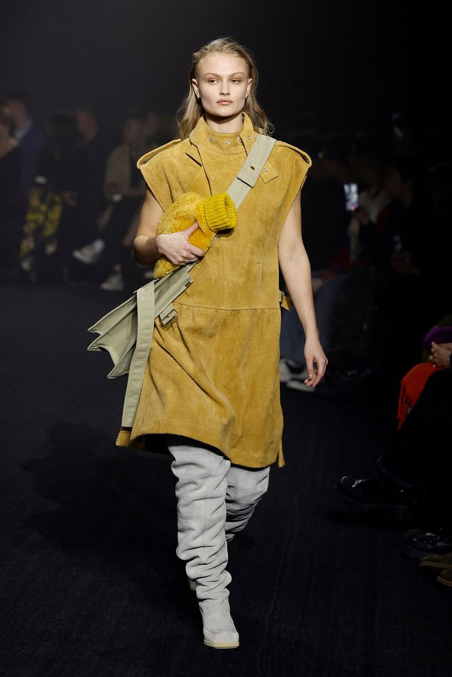 Burberry Foam/Butter Suede-Shearling Roberta Highland Boots 90