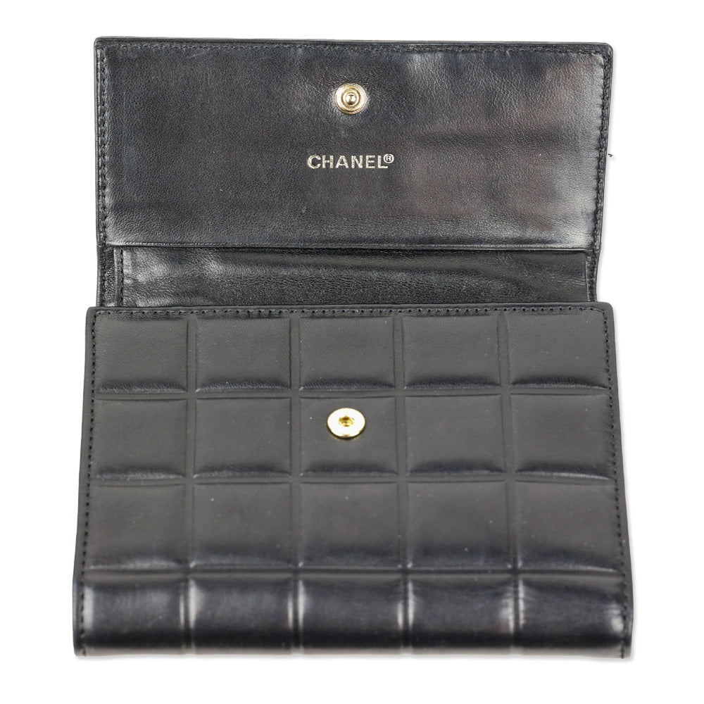 Chanel 2002-2003 Chocolate Bar Black Lambskin Tri-Fold Wallet