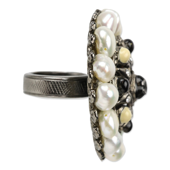 Chanel 2009 F/W Pearl Gunmetal Gripoix Ring