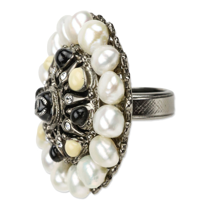 Chanel 2009 F/W Pearl Gunmetal Gripoix Ring