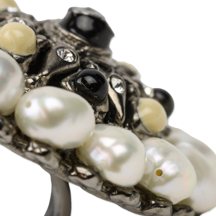 Chanel 2009 F/W Pearl Gunmetal Gripoix Ring