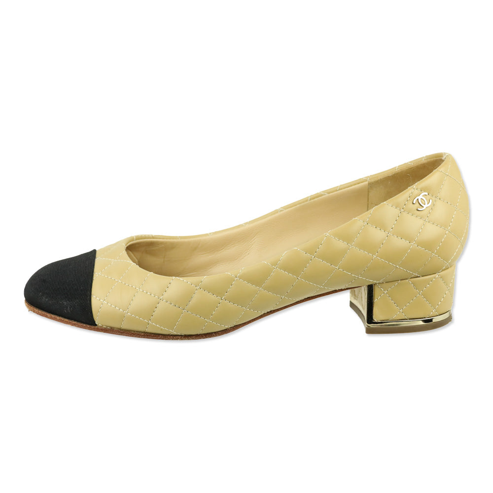 Chanel Beige Lambskin Quilted Black Cap Toe Gold Heel Pump