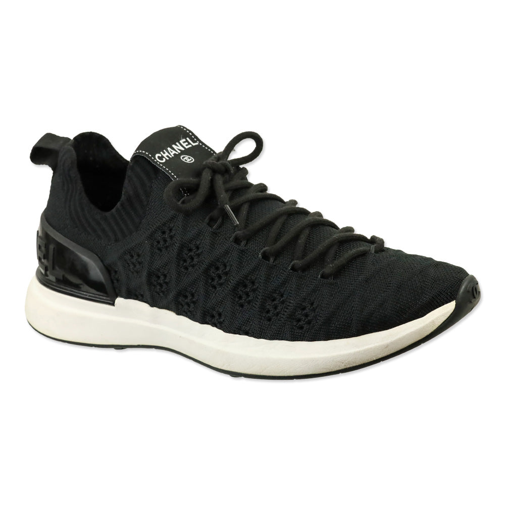 Chanel Black Fabric Matelasse Quilted Knit Low-Rise Sneakers