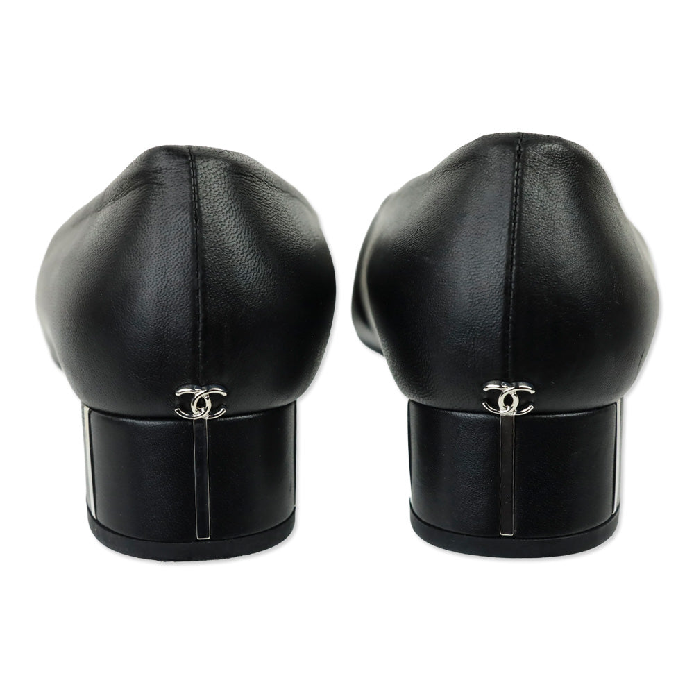 Chanel Black Lambskin Leather Pumps