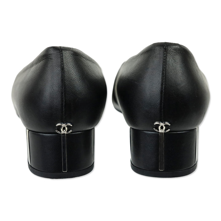 Chanel Black Lambskin Leather Pumps
