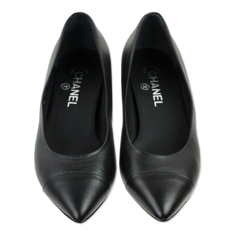 Chanel Black Lambskin Leather Pumps