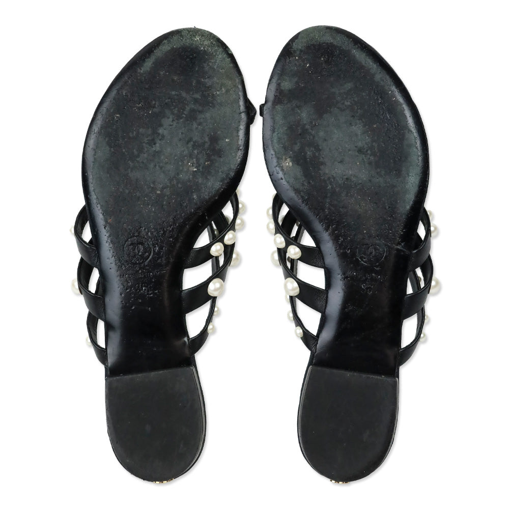 Chanel Black Leather Pearl Trim Toe Ring Slide Sandal