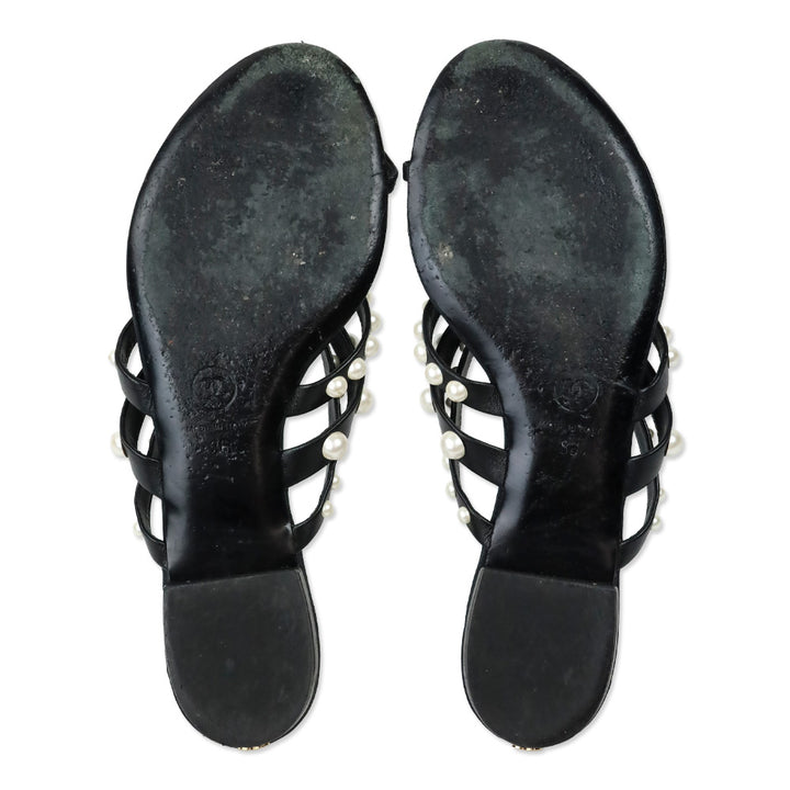 Chanel Black Leather Pearl Trim Toe Ring Slide Sandal