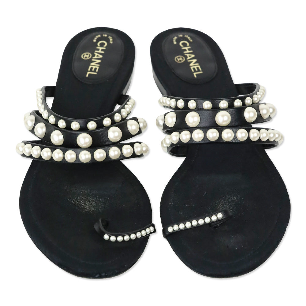 Chanel Black Leather Pearl Trim Toe Ring Slide Sandal