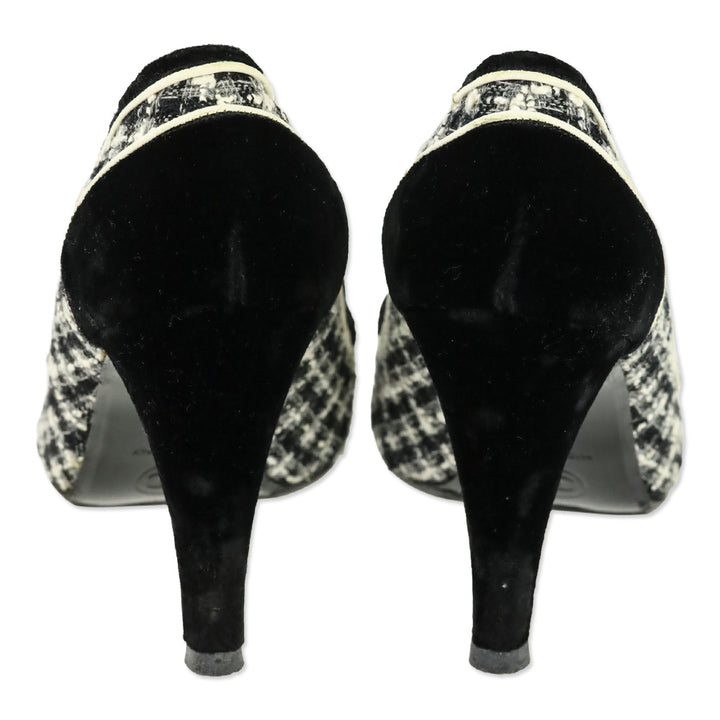 Chanel Black/White Tweed & Black Velvet Pump
