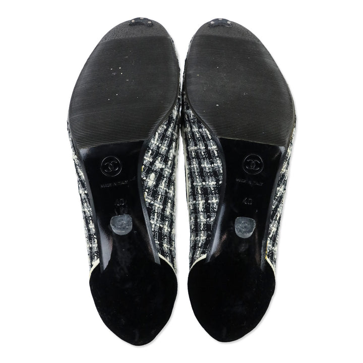Chanel Black/White Tweed & Black Velvet Pump