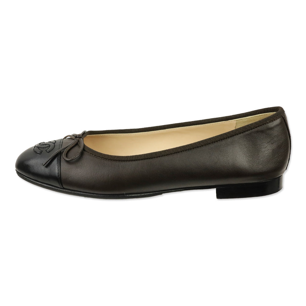 Chanel Brown/Black Lambskin Leather Cap Toe CC Ballet Flats
