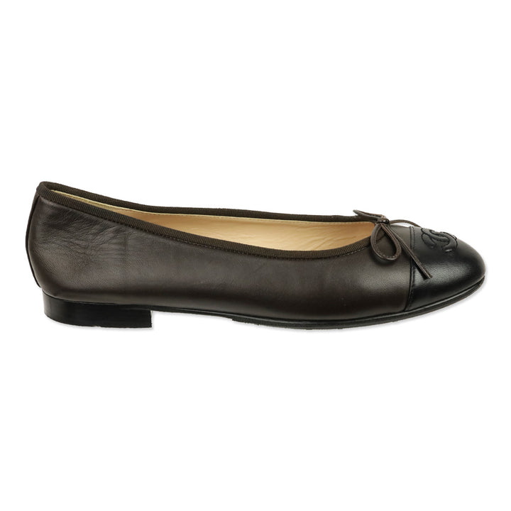 Chanel Brown/Black Lambskin Leather Cap Toe CC Ballet Flats