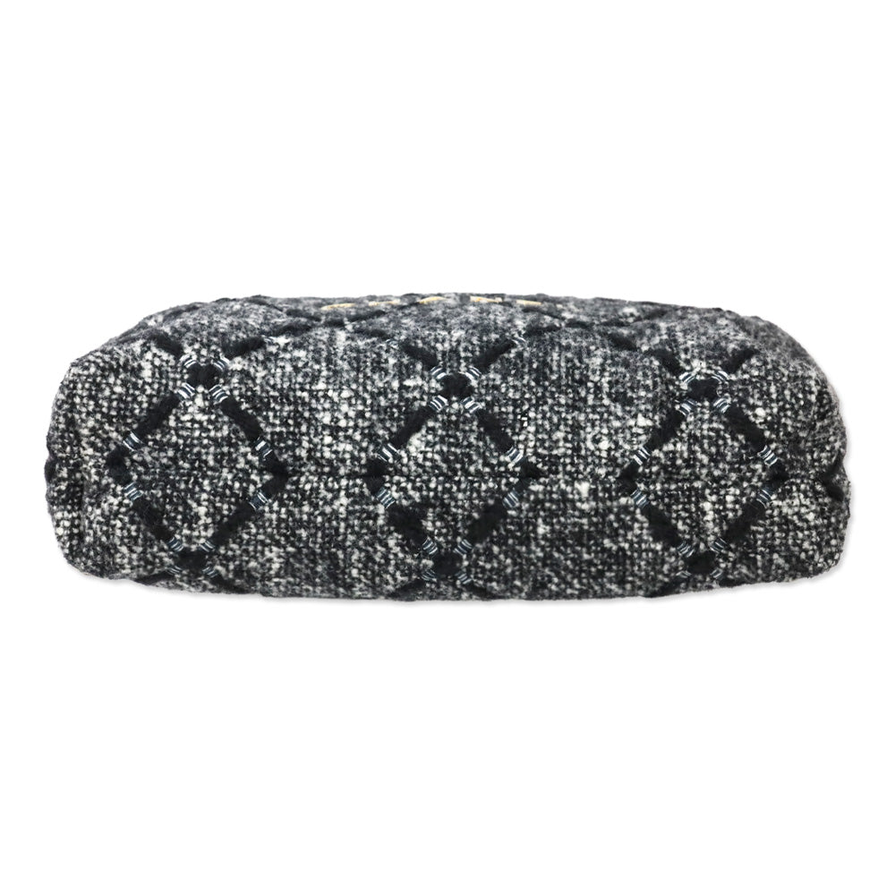 Chanel Grey/Black 22 Tweed Hobo Bag