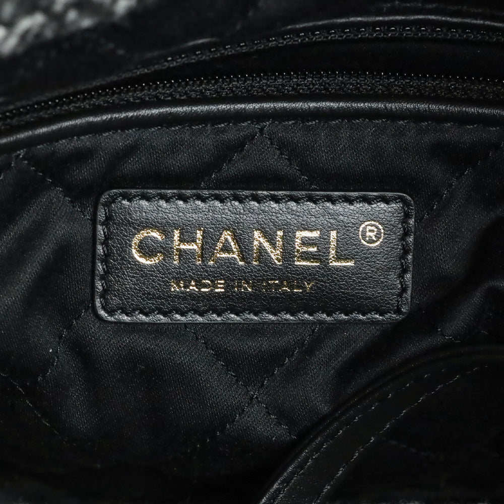 Chanel Grey/Black 22 Tweed Hobo Bag