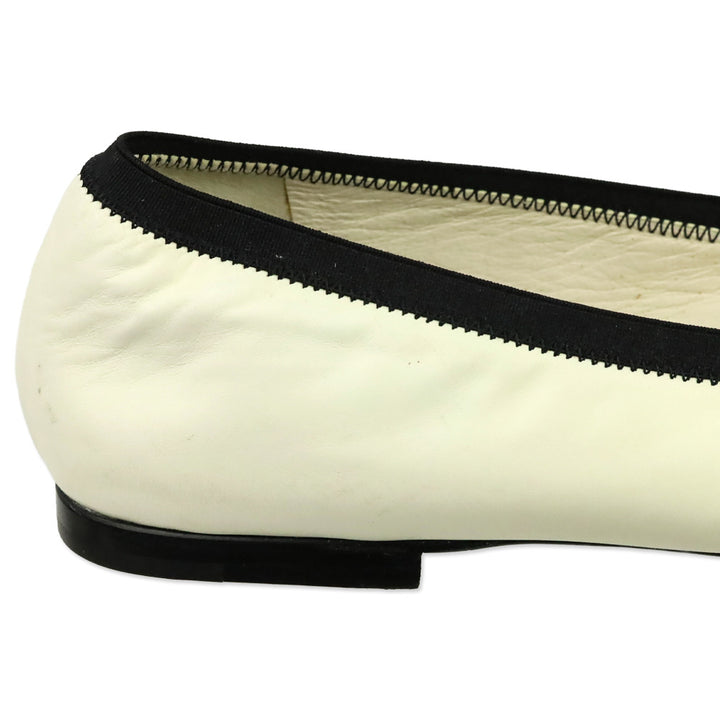 Chanel Off White CC  Moccasin Slip-On Loafers