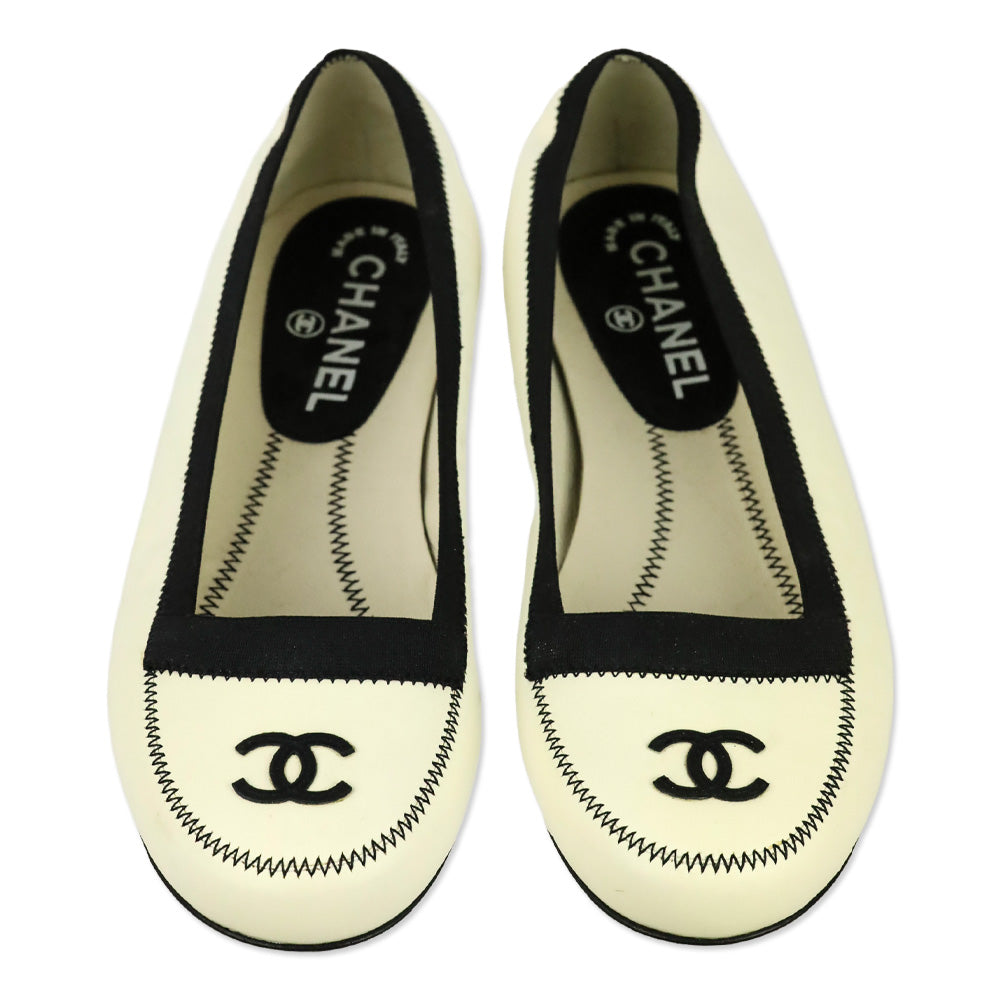 Chanel Off White CC  Moccasin Slip-On Loafers