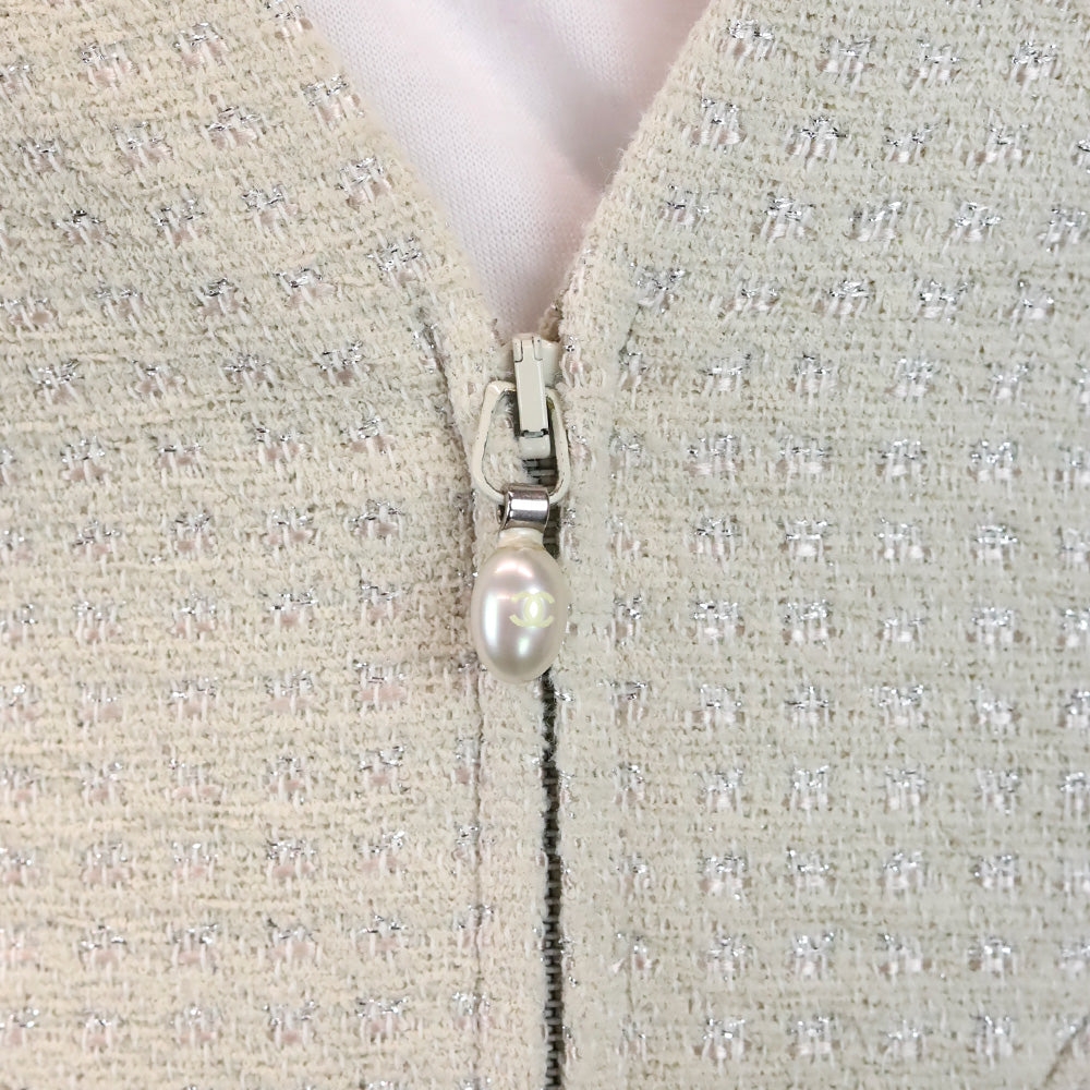 Chanel Spring 2001 Ivory/Metallic Silver Pearl Tweed Suit Jacket & Skirt