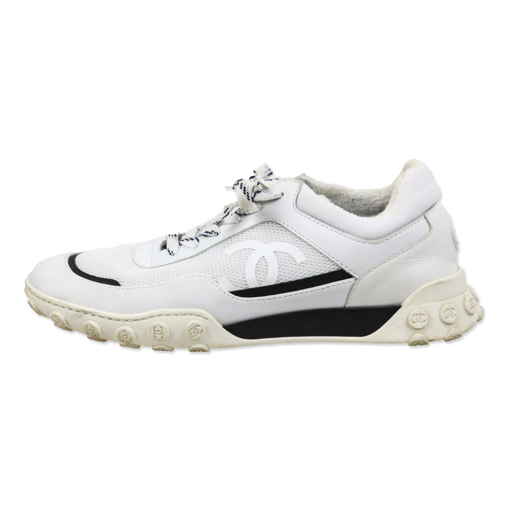 Chanel White Calfskin/Mesh/Lycra Interlocking CC Logo Low Top Sneakers