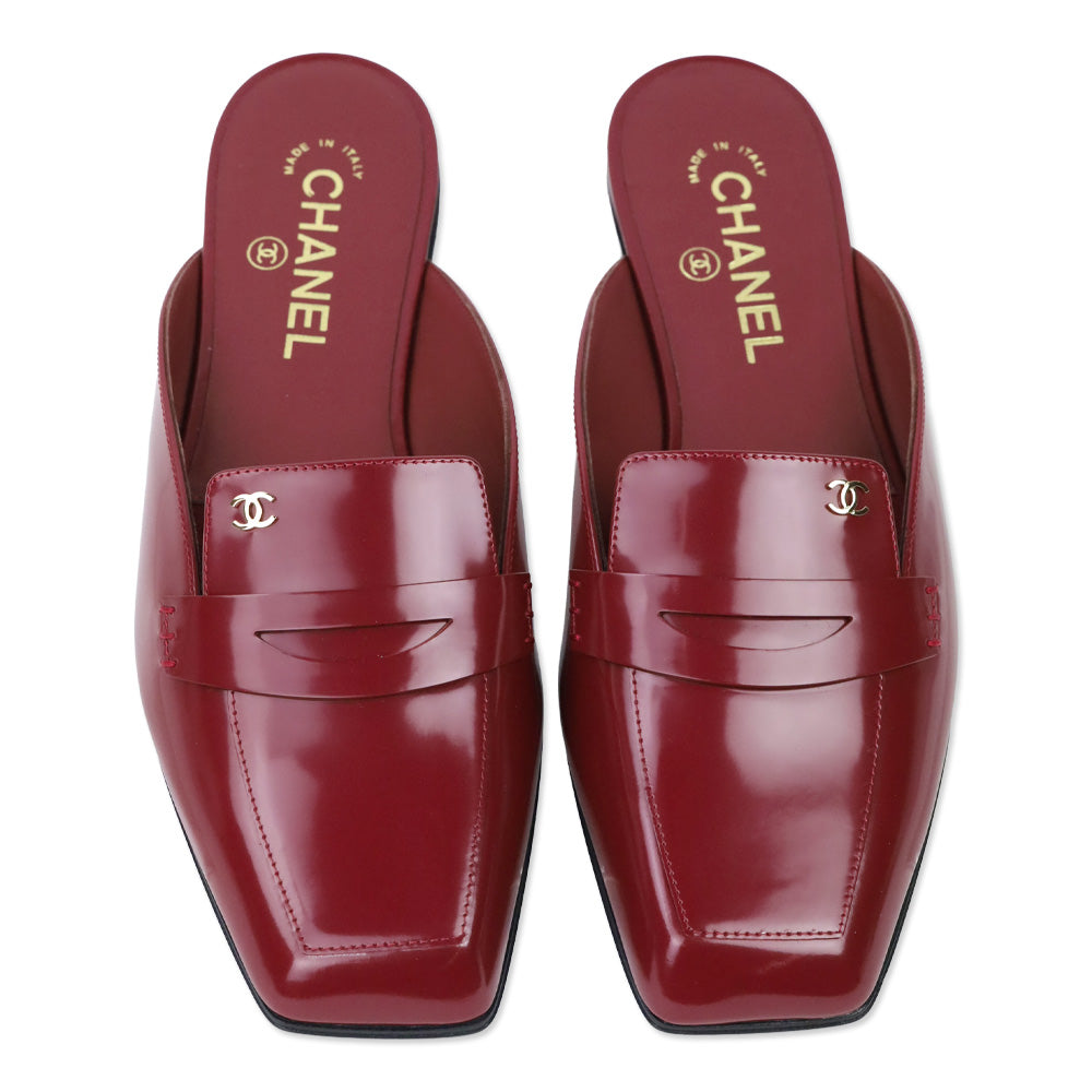 Chanel FW 2026 Burgundy Shiny Calfskin Mules