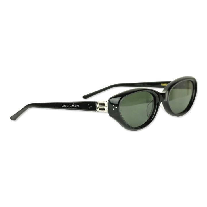 Gentle Monster Vanilla 01 Black Cat-Eye Sunglasses
