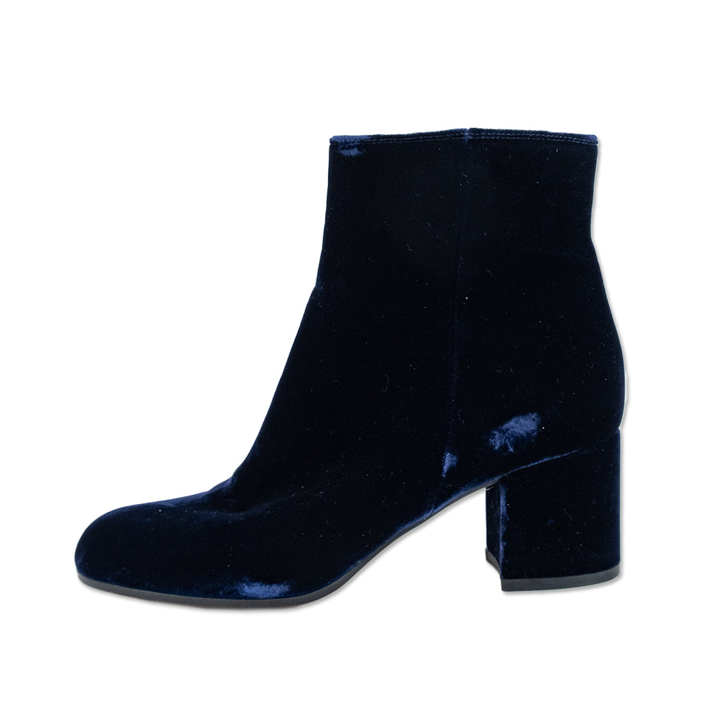 Gianvito Rossi Navy Velvet Ankle Boots