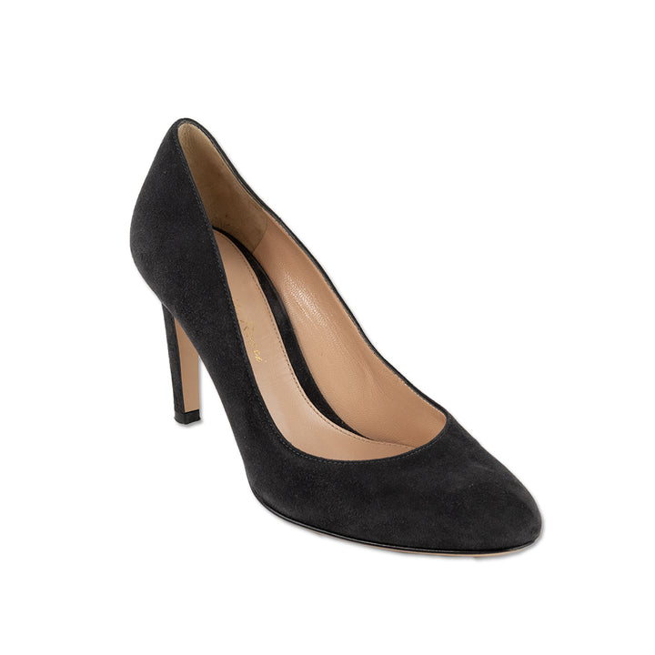 Gianvito Rossi Round Toe Black Suede Pump