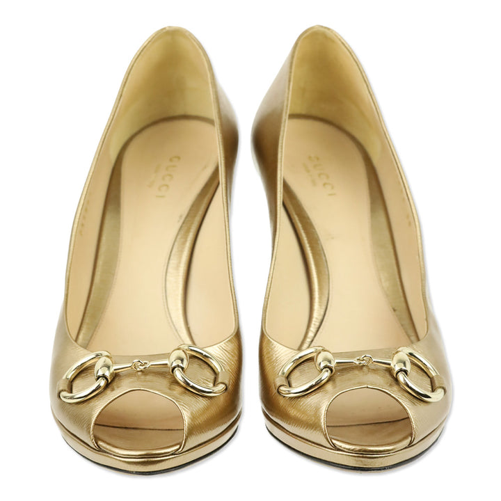 Gucci Gold Metallic Grained Leather Horsebit Peep Toe Pump