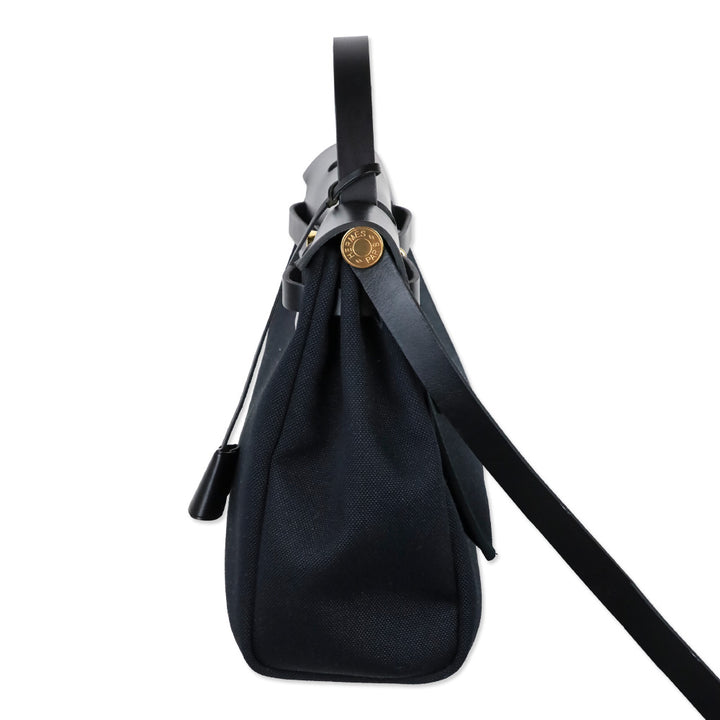 Hermès Black Noir Toile Militaire Vache Hunter Gold Hardware Herbag Zip Retourne 31 PM