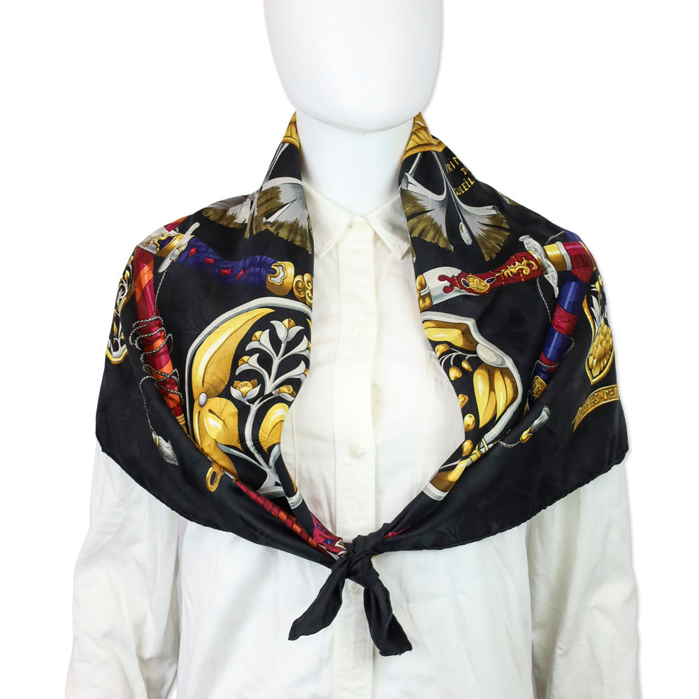 Hermès Daïmyo Princes du Soleil Levant 90cm Silk Scarf