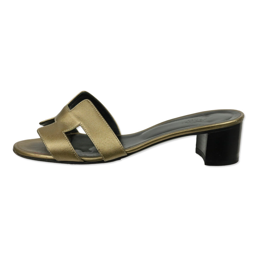 Hermès Gold Metallic Goatskin Oasis Sandals