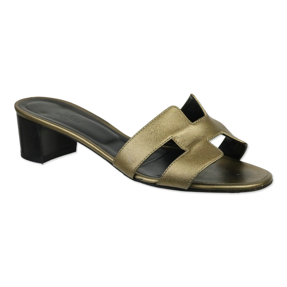 Hermès Gold Metallic Goatskin Oasis Sandals