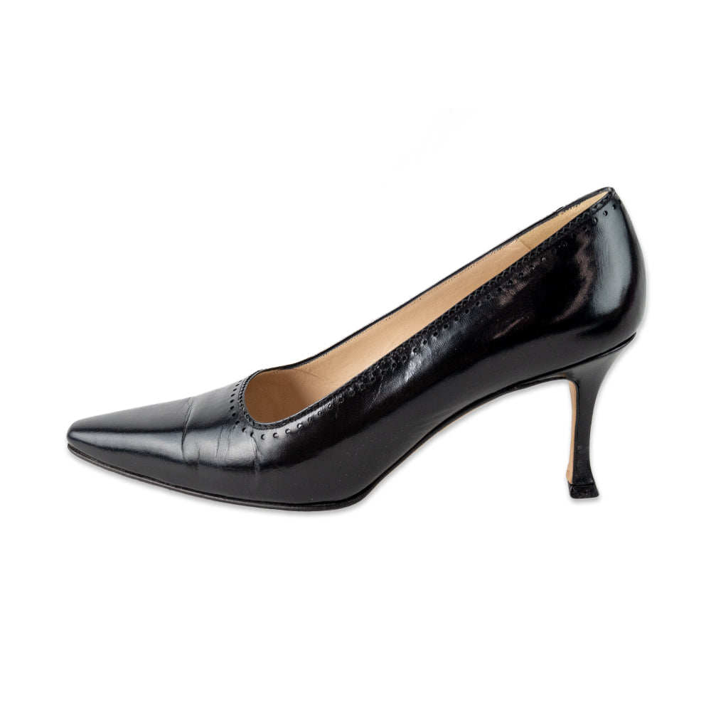 Manolo Blahnik Black Leather Pointed Toe Pumps