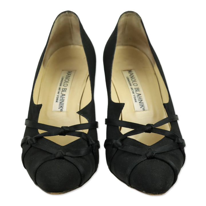 Manolo Blahnik Black Fabric Fishnet Knot Pumps