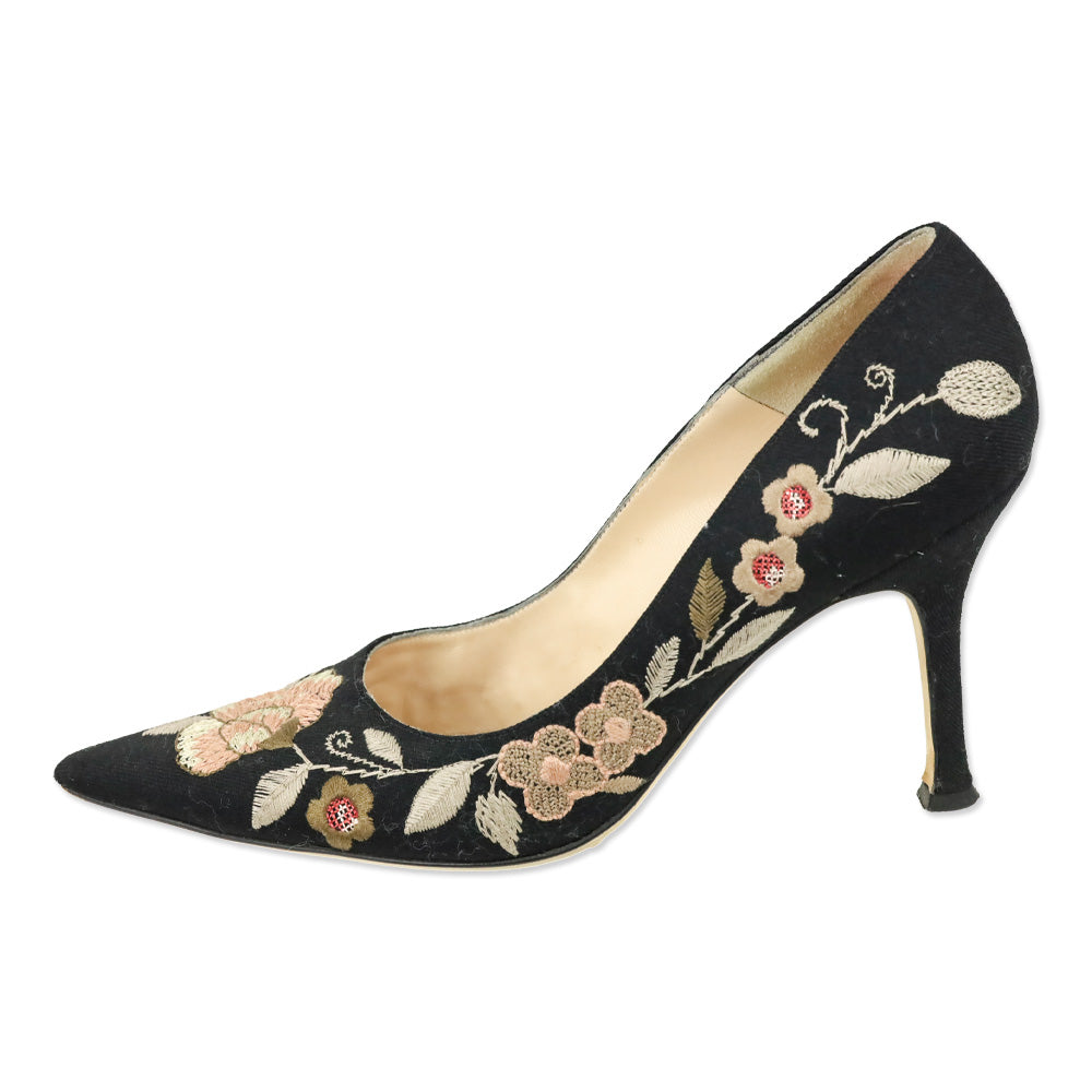 Manolo Blahnik Black Floral‎ Embroidered Canvas Pointed Pump