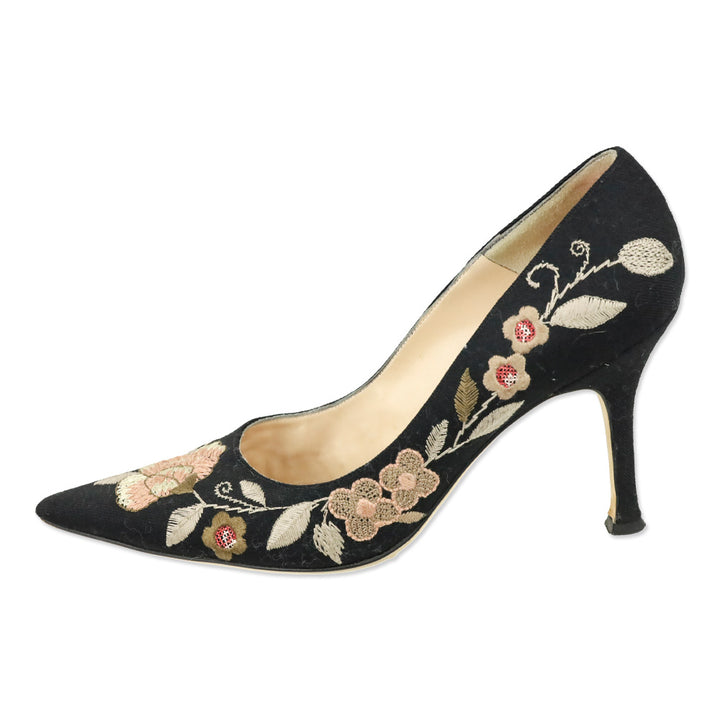 Manolo Blahnik Black Floral‎ Embroidered Canvas Pointed Pump