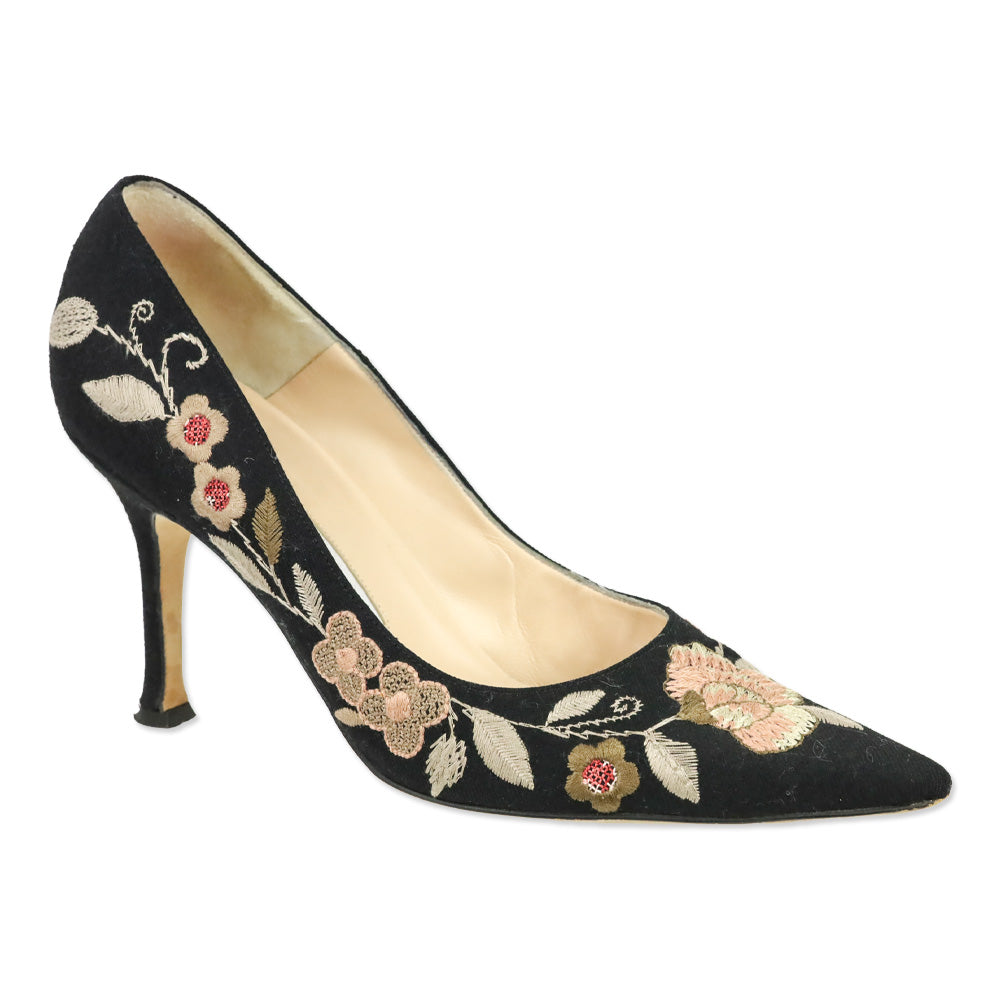 Manolo Blahnik Black Floral‎ Embroidered Canvas Pointed Pump