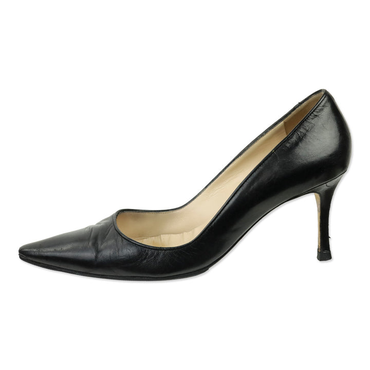 Manolo Blahnik Black Leather Pointed Toe Pumps