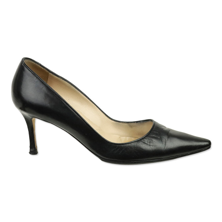 Manolo Blahnik Black Leather Pointed Toe Pumps