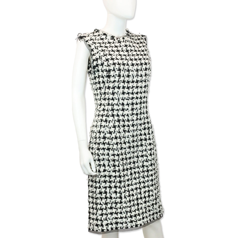 Oscar de la Renta Ivory/Black Bouclé Tweed Bateau Neck Sleeveless Midi Dress