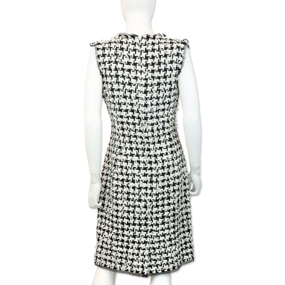Oscar de la Renta Ivory/Black Bouclé Tweed Bateau Neck Sleeveless Midi Dress