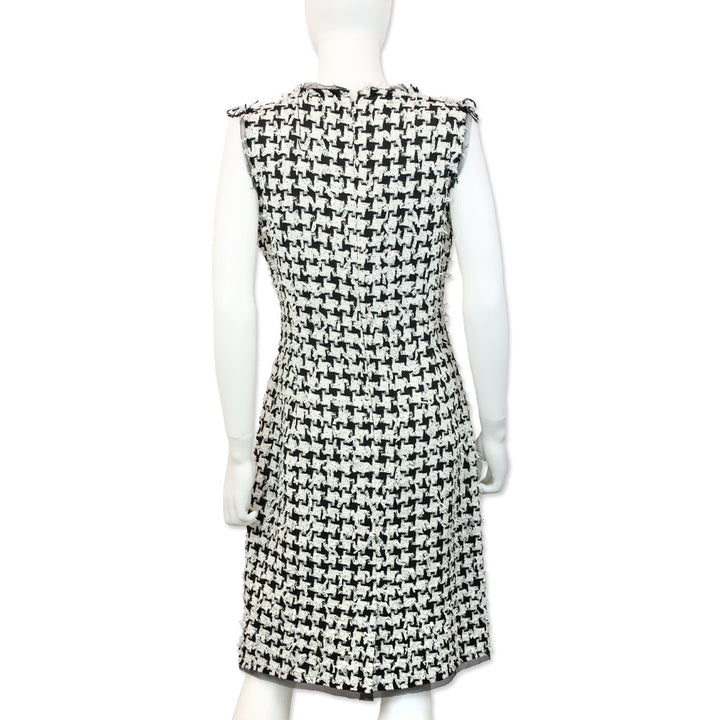 Oscar de la Renta Ivory/Black Bouclé Tweed Bateau Neck Sleeveless Midi Dress