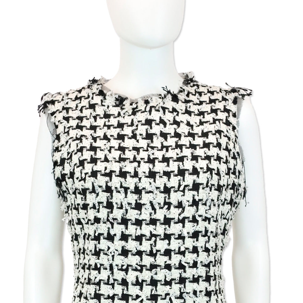 Oscar de la Renta Ivory/Black Bouclé Tweed Bateau Neck Sleeveless Midi Dress