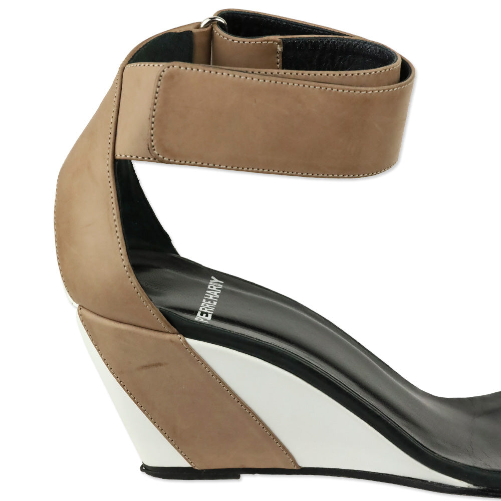 Pierre Hardy Natural/White/Black Leather Low Wedge Sandals